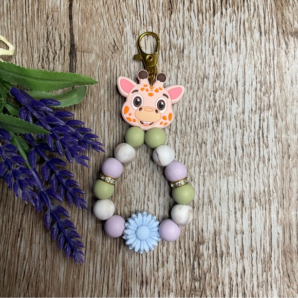 Fingerlet Cow Giraffe Artisan Bead Handcrafted Keychain Gift Fashion Accessories - Picture 2 of 4